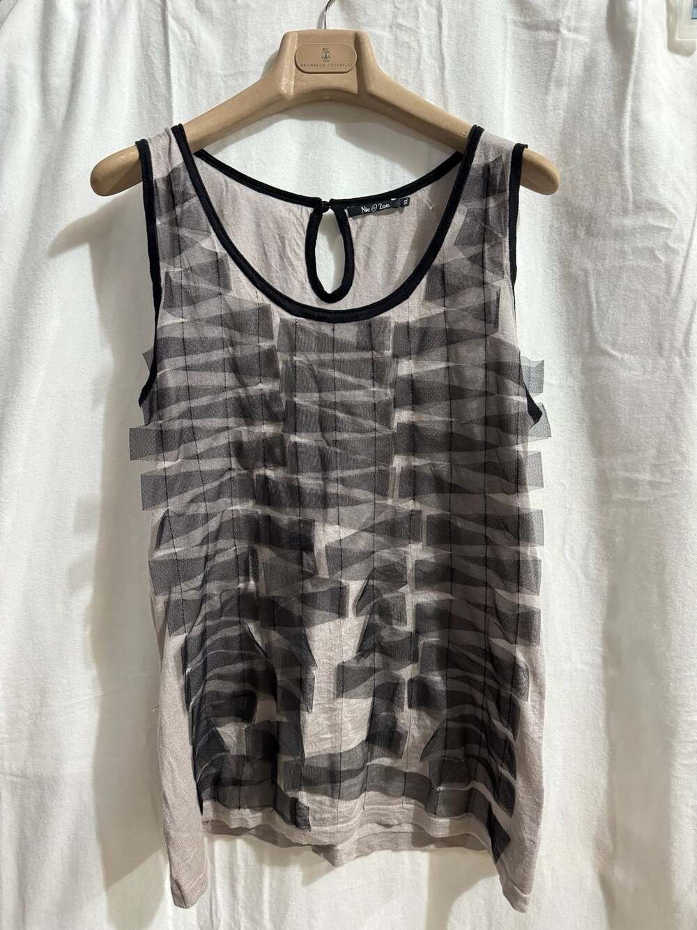 Nic + Zoe Sleeveless Mesh Overlay Graphic Tank Top Gray Black